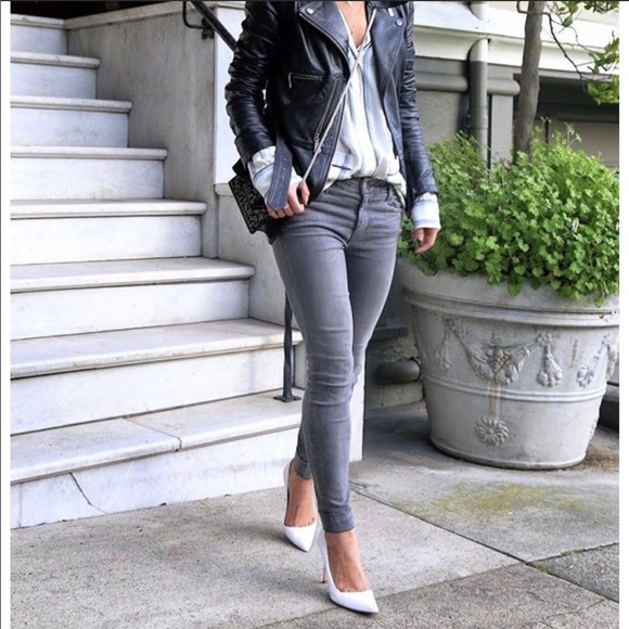 LAST one ! Report 🛑  Nordstrom white heels dalia - Picture 2 of 5